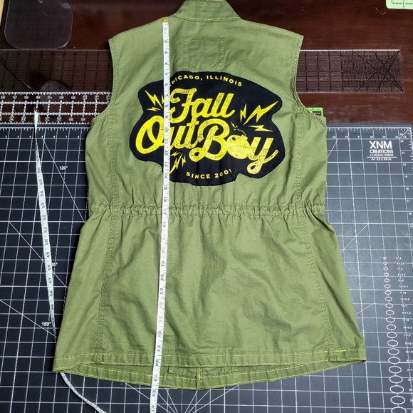 Fall Out Boy Army Vest, Ladies Small - fits like a Large - Picture 5 of 9